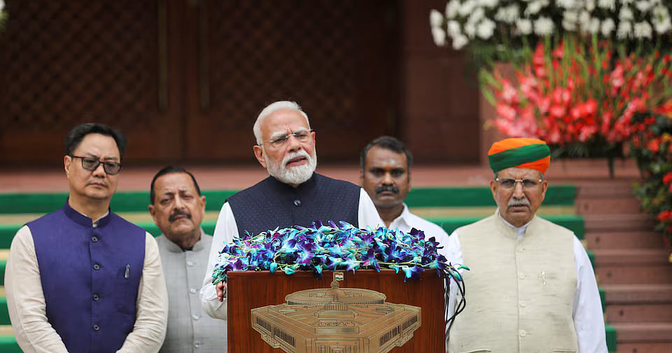 প্রশ্নপত্র ফাঁস আন্দোলন: মোদির আশ্বাসেও অসন্তুষ্ট শিক্ষার্থীরা
