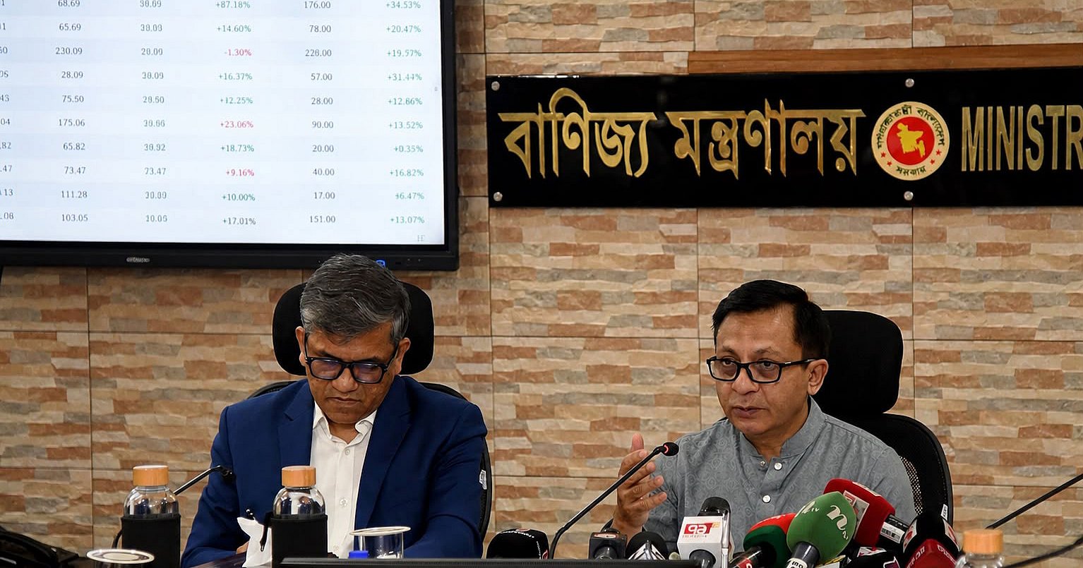 চলতি অর্থবছরে রপ্তানি লক্ষ্য ৬৩.৪ বিলিয়ন ডলার নির্ধারণ