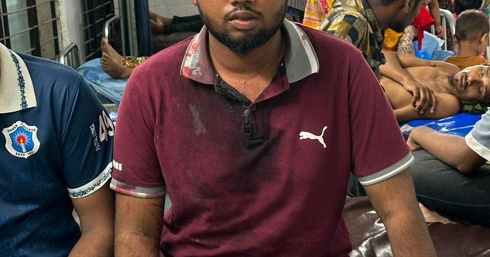 নিউমার্কেটে ফুটপাতে দোকান নিয়ে ছাত্রদল-যুবদল সংঘর্ষ, আহত অন্তত ২০