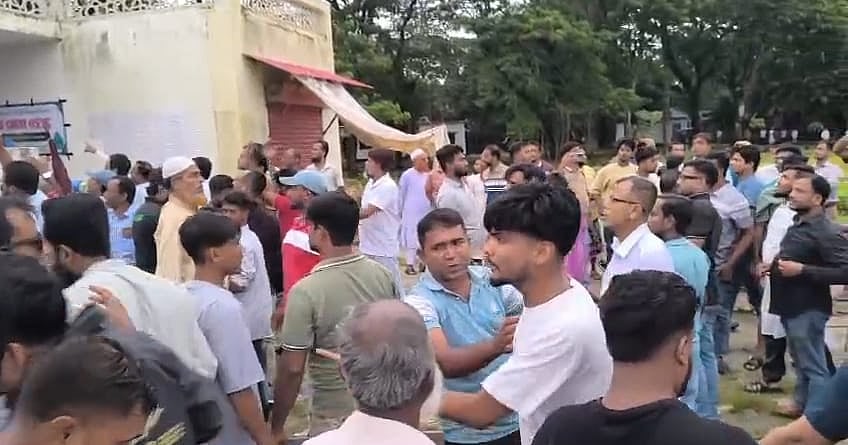 শরীয়তপুরে জামায়াতের কর্মসূচিতে বিএনপির হামলা, সাংবাদিক মারধর