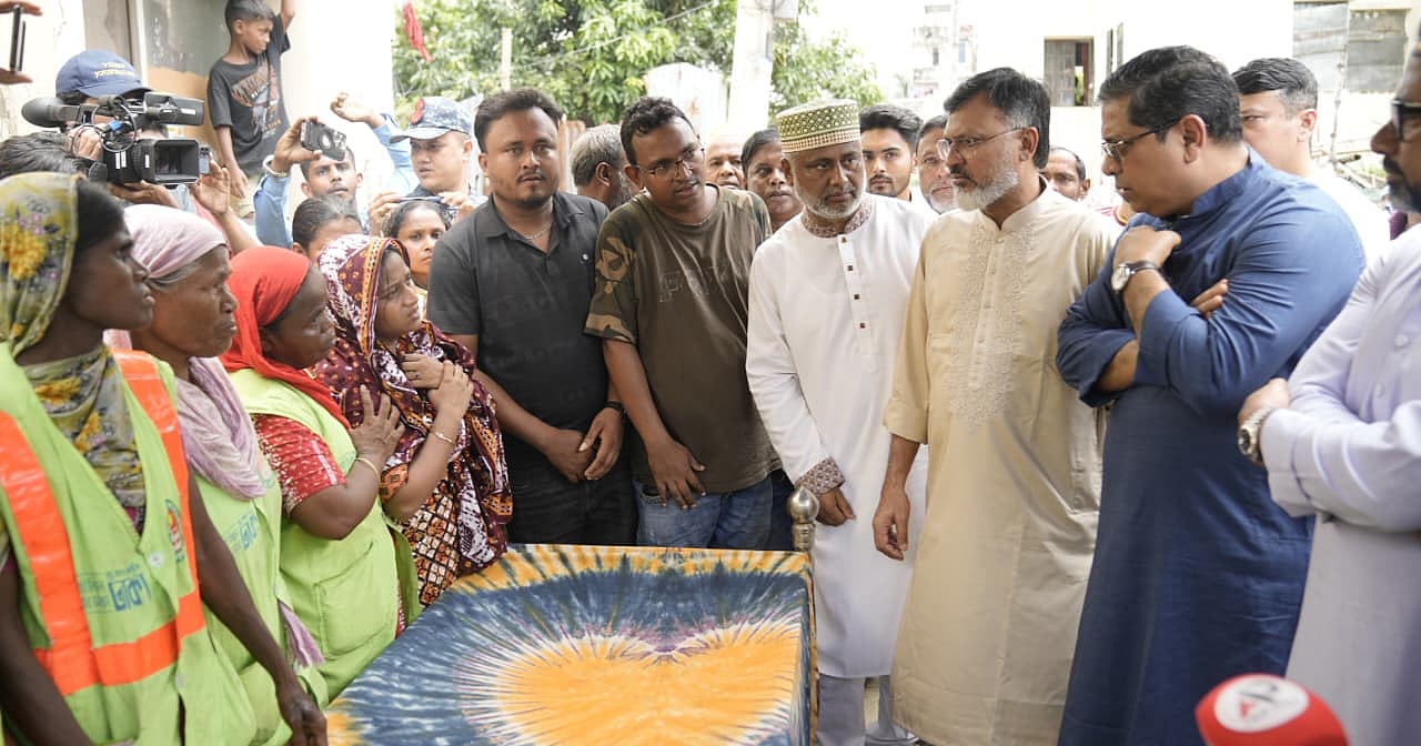 ফিটনেসবিহীন গাড়ি ও অদক্ষ চালকের বিরুদ্ধে কঠোর ব্যবস্থা: প্রশাসক
