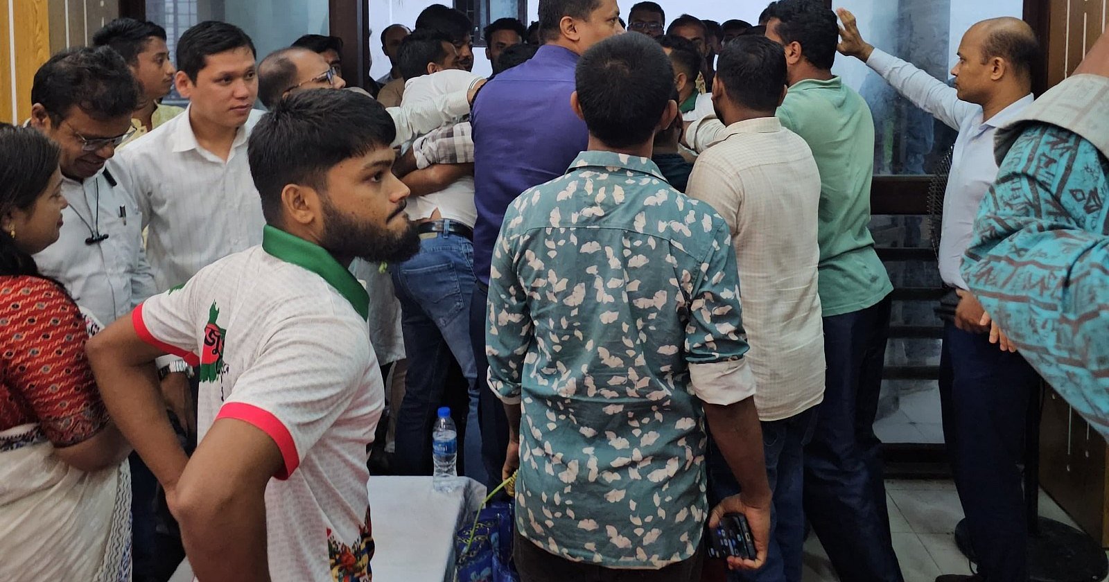 লক্ষ্মীপুরে গণ-অভ্যুত্থান দিবসের অনুষ্ঠানে ছাত্রদল ও শিবিরের হট্টগোল