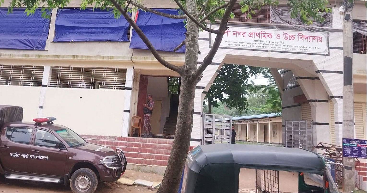 জঙ্গল সলিমপুরে পানি পান করে অসুস্থ তিন পুলিশ সদস্য