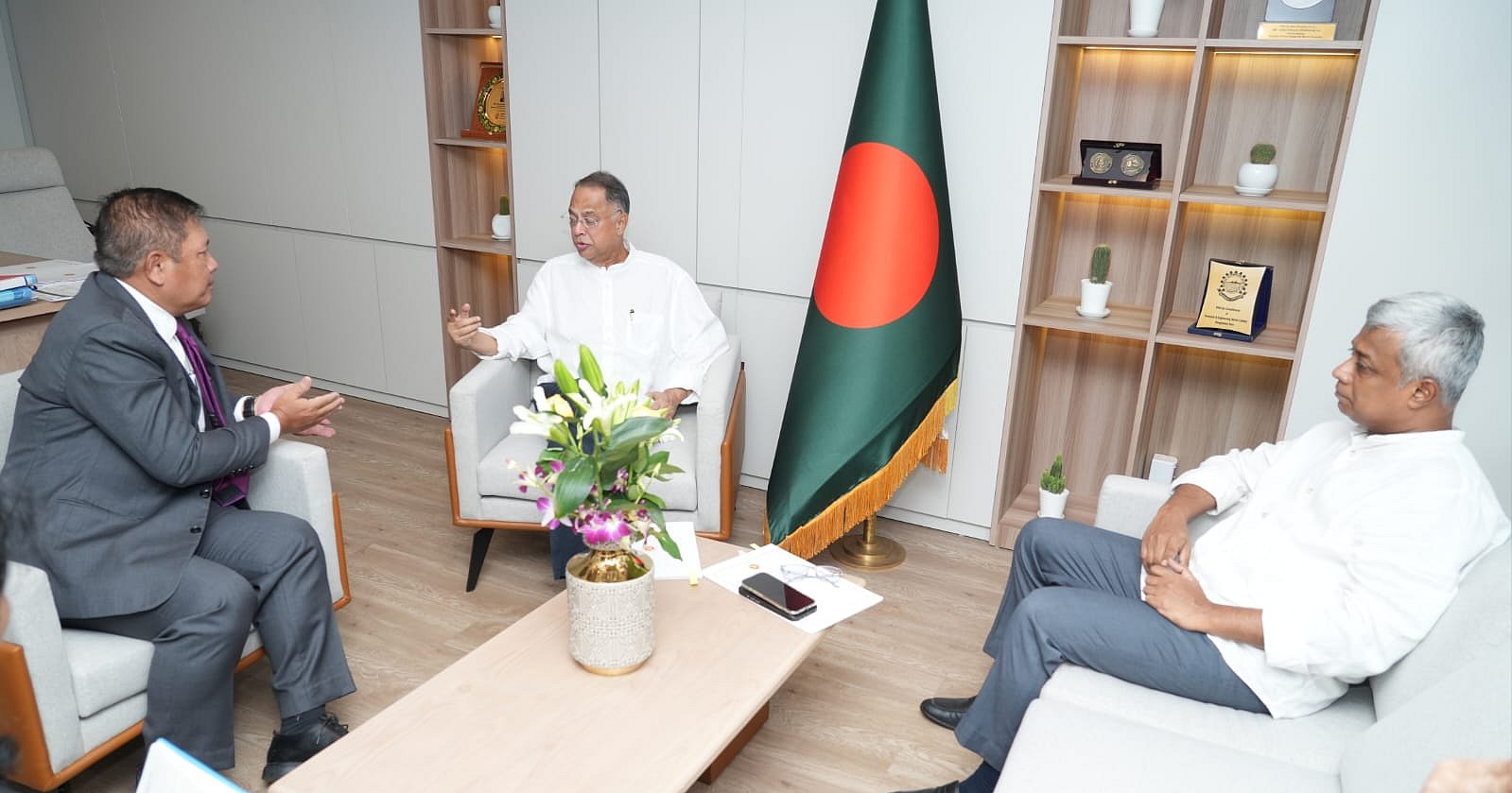 মিয়ানমার থেকে পাইপলাইনে গ্যাস আমদানির উদ্যোগ বাংলাদেশের