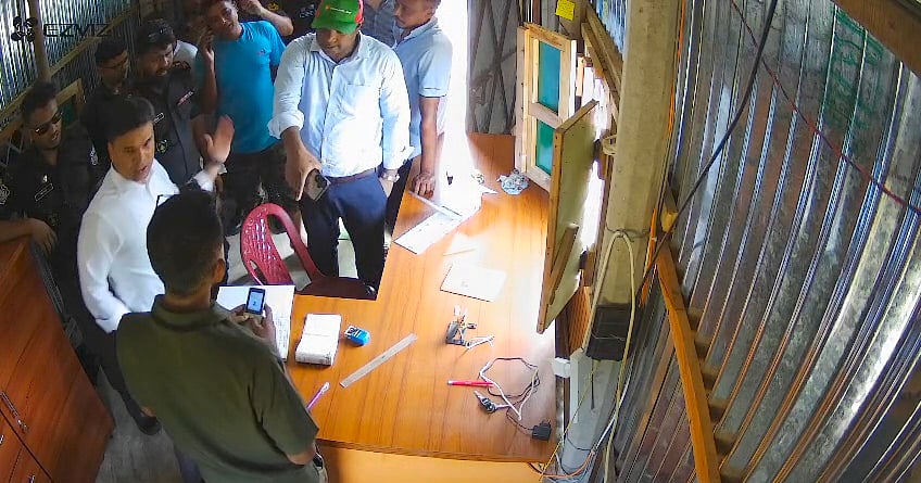 ইজারাদারের কর্মীকে থাপ্পড়-লাঠি মারলেন ইউএনও, ভিডিও ভাইরাল