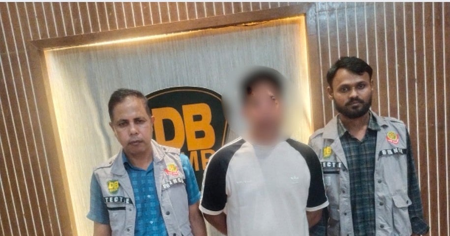 বিদেশে পালানোর সময় বিমানবন্দরে সন্ত্রাসী সাজ্জাদের কথিত সহযোগী গ্রেপ্তার